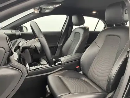 Photo 14 Mercedes Classe A  250 e 8G-DCT