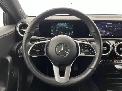 Photo 22 Mercedes Classe A  250 e 8G-DCT