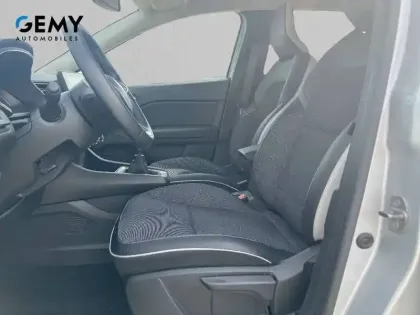 Photo 8 Renault Captur  mild hybrid 140