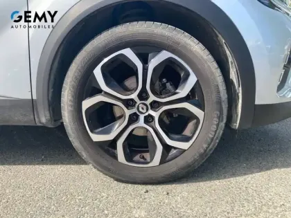 Photo 10 Renault Captur  mild hybrid 140