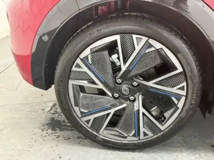 Photo 11 Renault Clio  E-Tech full hybrid 160 ch