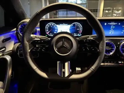 Photo 5 Mercedes Classe A  250 e Hybrid EQ