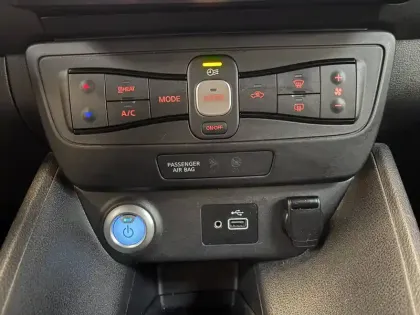 Photo 19 Nissan Leaf  Electrique 40kWh