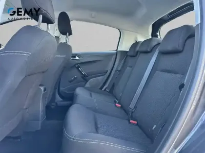 Photo 9 Peugeot 208  PureTech 82ch S&S BVM5