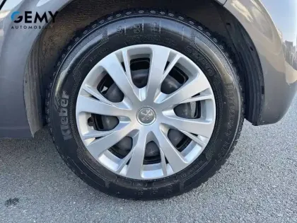 Photo 10 Peugeot 208  PureTech 82ch S&S BVM5