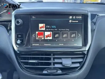 Photo 22 Peugeot 208  PureTech 82ch S&S BVM5