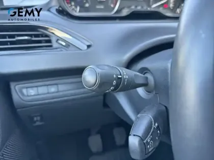 Photo 18 Peugeot 208  PureTech 82ch S&S BVM5