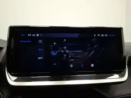 Photo 26 Peugeot 2008  Hybrid 136 e-DCS6