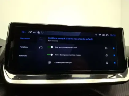 Photo 73 Peugeot 2008  Hybrid 136 e-DCS6