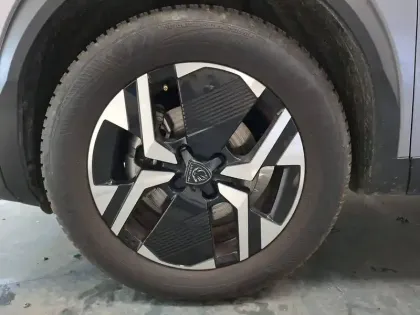 Photo 11 Peugeot 2008  Hybrid 136 e-DCS6