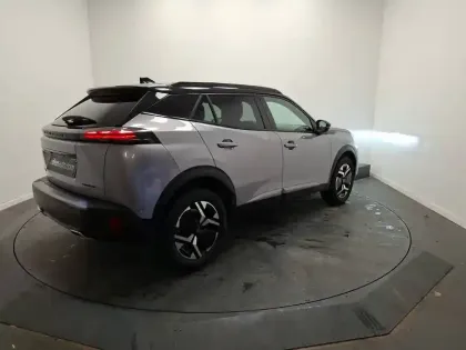 Photo 47 Peugeot 2008  Hybrid 136 e-DCS6