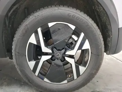 Photo 10 Peugeot 2008  Hybrid 136 e-DCS6