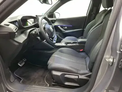Photo 99 Peugeot 2008  Hybrid 136 e-DCS6