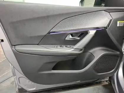 Photo 59 Peugeot 2008  Hybrid 136 e-DCS6