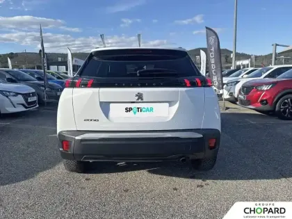 Photo 27 Peugeot 2008  PureTech 100 S&S BVM6