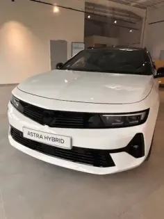 Photo 36 Opel Astra  Sports Tourer 1.2 Turbo Hybride 136 ch e-DCT6