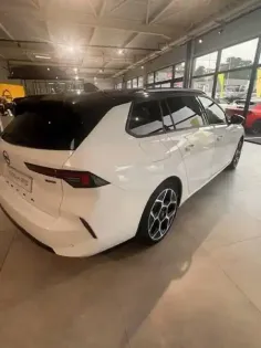 Photo 19 Opel Astra  Sports Tourer 1.2 Turbo Hybride 136 ch e-DCT6