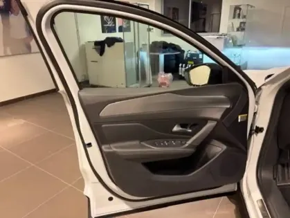 Photo 12 Peugeot 408 Gén. I Ph1 GT 5