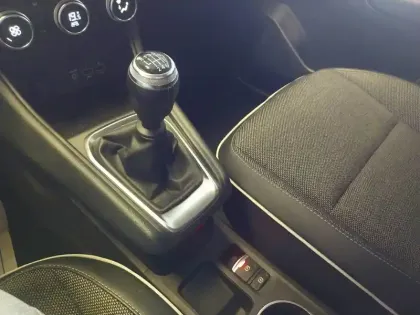 Photo 31 Renault Captur  TCe 90 - 21