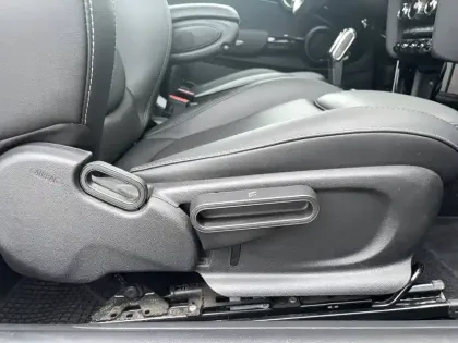 Photo 40 Mini Mini Hatch 3 Portes Cooper SE 184 ch