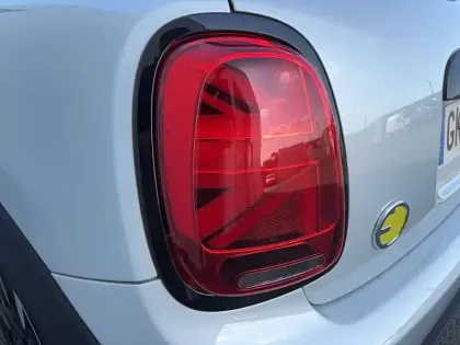 Photo 46 Mini Mini Hatch 3 Portes Cooper SE 184 ch