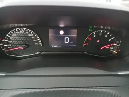 Photo 11 Peugeot 208  PureTech 75 S&S BVM5