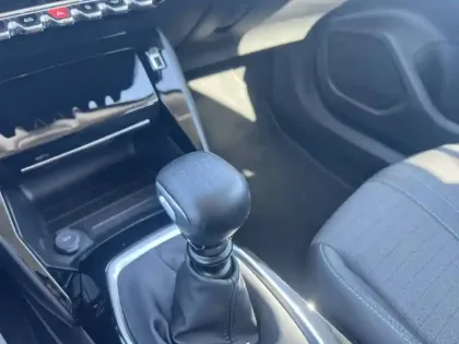 Photo 19 Peugeot 2008 Gén. II Ph1 NG Allure 5