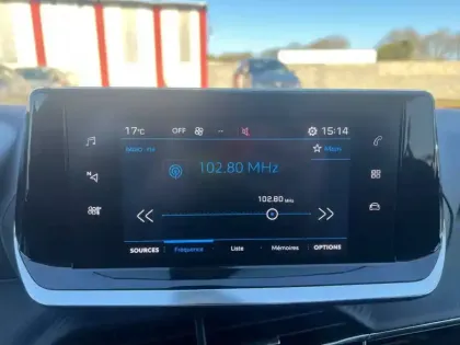 Photo 35 Peugeot 2008  PureTech 130 S&S BVM6