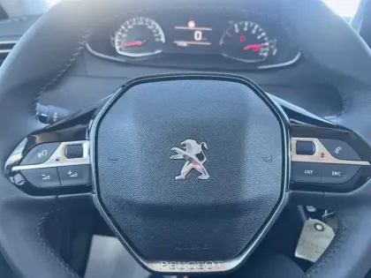 Photo 20 Peugeot 2008 Gén. II Ph1 NG Allure 5