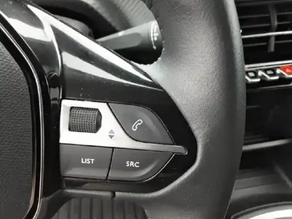 Photo 43 Peugeot 208  PureTech 75 S&S BVM5