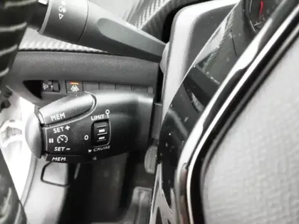 Photo 17 Peugeot 208  PureTech 75 S&S BVM5