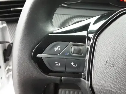 Photo 42 Peugeot 208  PureTech 75 S&S BVM5