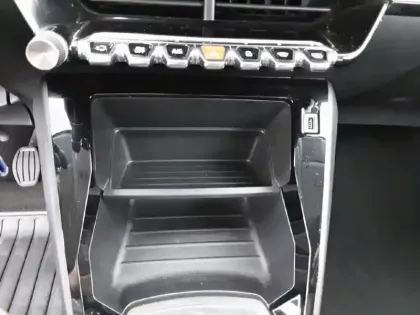 Photo 46 Peugeot 208  PureTech 75 S&S BVM5