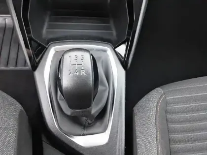 Photo 13 Peugeot 208  PureTech 75 S&S BVM5