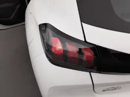 Photo 16 Peugeot 208  PureTech 75 S&S BVM5