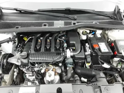 Photo 38 Peugeot 208  PureTech 75 S&S BVM5