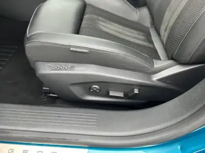 Photo 25 Peugeot 408  PHEV 225 e-EAT8