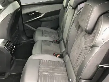 Photo 11 Peugeot 5008  Electrique 230 ch 97 kWh Grande autonomie