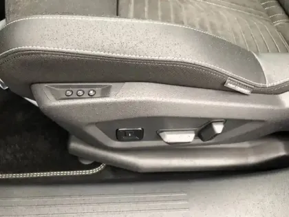 Photo 17 Peugeot 5008  Electrique 230 ch 97 kWh Grande autonomie