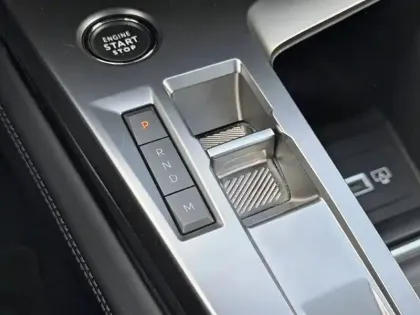 Photo 13 Peugeot 308  PureTech 130ch S&S EAT8