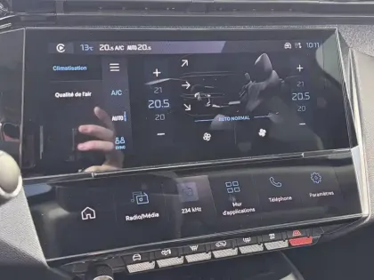 Photo 18 Peugeot 308  PureTech 130ch S&S EAT8