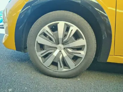 Photo 12 Peugeot 208  Electrique 50 kWh 136ch