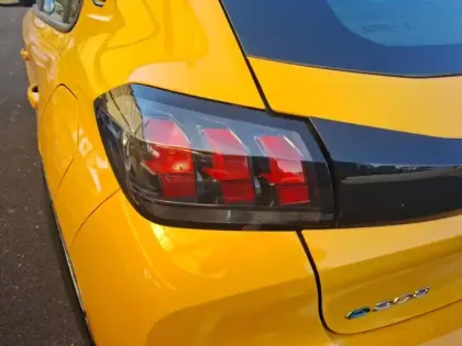 Photo 16 Peugeot 208  Electrique 50 kWh 136ch