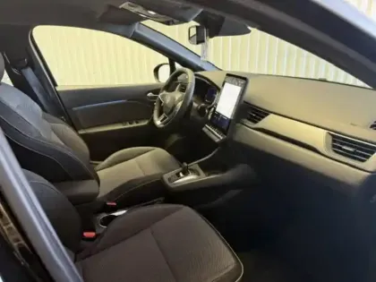 Photo 16 Renault Captur  E-Tech full hybrid 160 ch