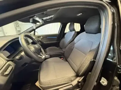 Photo 9 Renault Captur  E-Tech full hybrid 160 ch