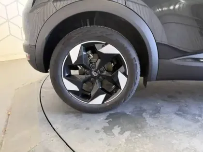 Photo 8 Renault Captur  E-Tech full hybrid 160 ch