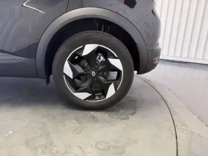 Photo 24 Renault Captur  E-Tech full hybrid 160 ch