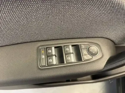 Photo 22 Renault Captur  E-Tech full hybrid 160 ch