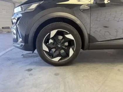 Photo 25 Renault Captur  E-Tech full hybrid 160 ch