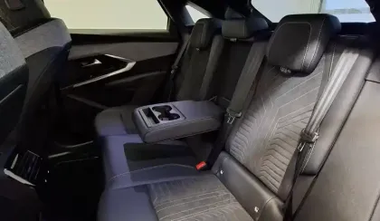 Photo 18 Peugeot 3008  Hybrid 145 e-DCS6